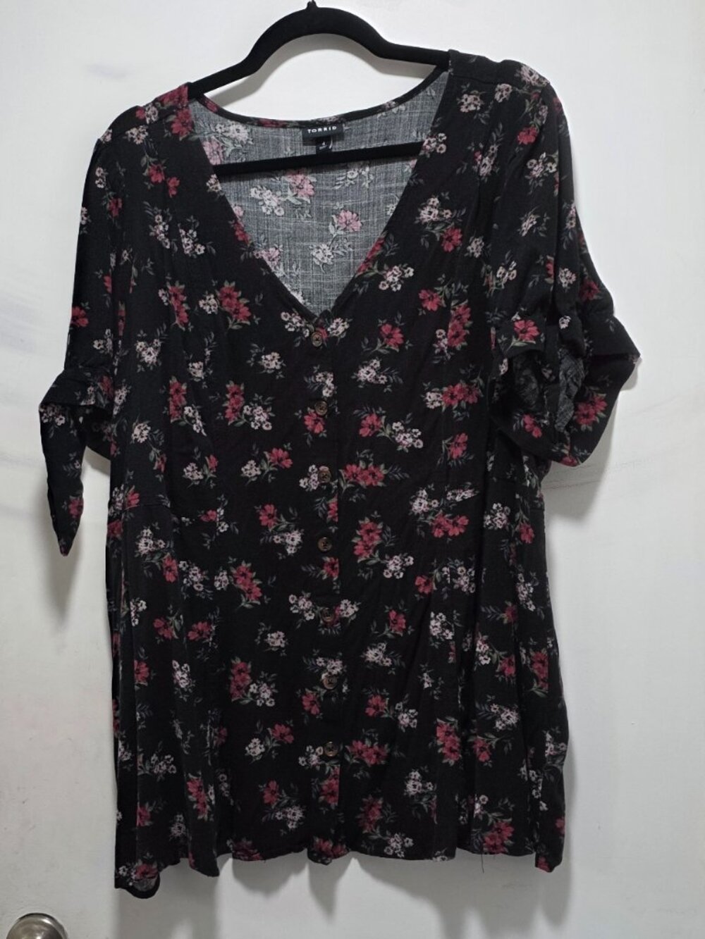 EUC Torrid Size 4 Floral Top